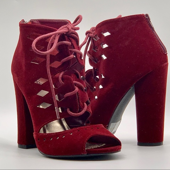 New ModCloth x Qupid Immortal Garnet Velvet Lace Ankle Boot Heels Shoes Women  7 - Picture 3 of 6